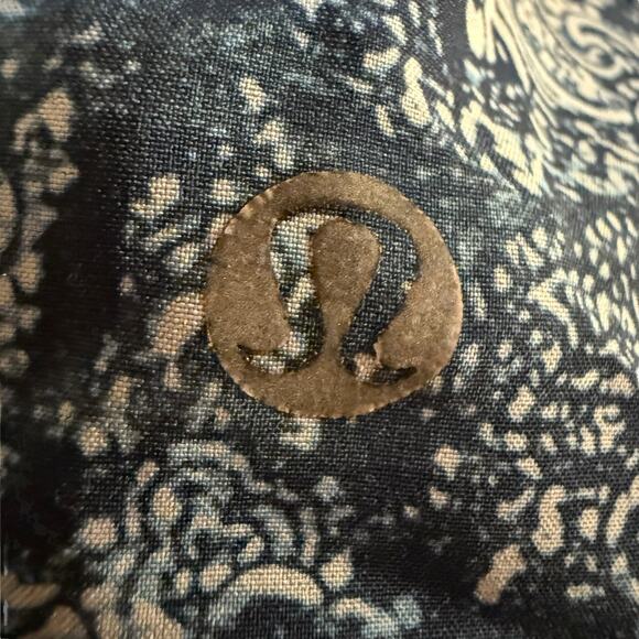 Lululemon Tracker Short V *4" Eternal Wave Starlight Black Size 8 - Picture 10 of 14